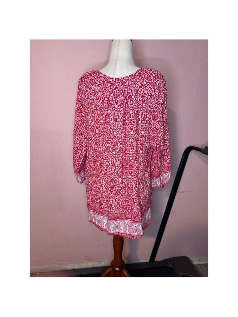 Jones & Co. red shirt so 1x. 100% rayon. Long sleeve lightweight, white flowers - Picture 5 of 10
